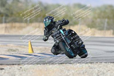 media/Dec-01-2025-Moto Forza (Mon) [[2daa91e15f]]/2-Intermediate Group/Session 3 (Turn 3)/